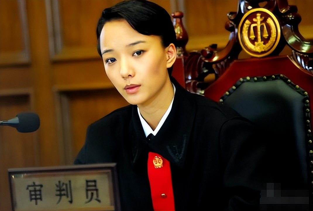炮轰徐静蕾，说周冬雨难看，嘴上没把门的王珞丹为什么这么敢说？__炮轰徐静蕾，说周冬雨难看，嘴上没把门的王珞丹为什么这么敢说？