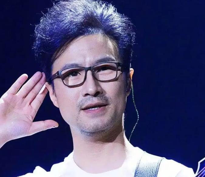 汪峰抄袭的歌_汪峰抄袭歌曲_