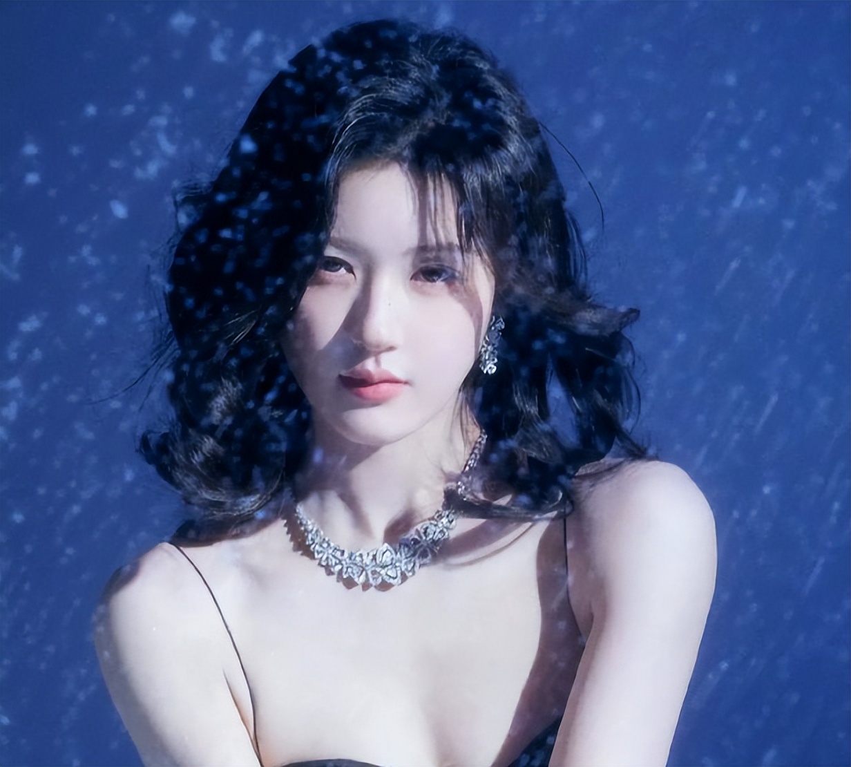 赵露思竟是杨洋前女友？王大发实名认证，当年剧组夫妻再遭实锤__赵露思竟是杨洋前女友？王大发实名认证，当年剧组夫妻再遭实锤