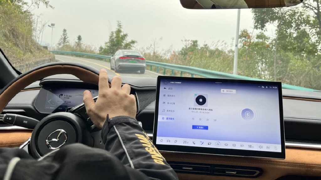 把四个对手拉到现场对比 马自达EZ-6的底气何在？