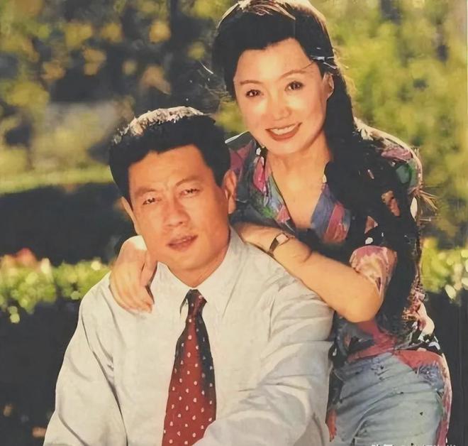 因前妻丁克他选择离婚，与陈瑾相伴20年，如今64岁巫刚后悔了吗?_因前妻丁克他选择离婚，与陈瑾相伴20年，如今64岁巫刚后悔了吗?_