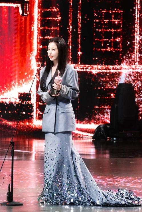 刘诗诗结婚视频全程__王珞丹演技遭质疑