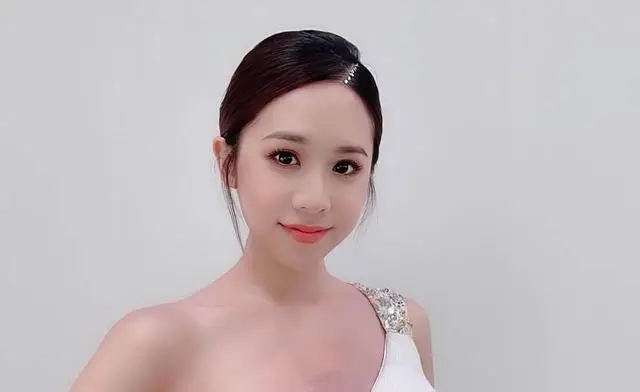 _TVB前知名女星转行做老师，离巢后零工作，从未演过主角存在感低_TVB前知名女星转行做老师，离巢后零工作，从未演过主角存在感低