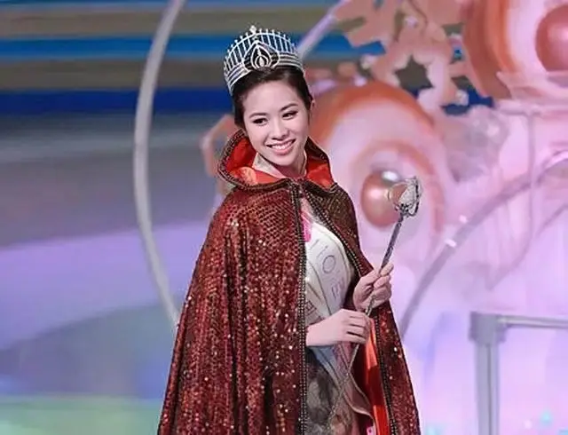 TVB前知名女星转行做老师，离巢后零工作，从未演过主角存在感低_TVB前知名女星转行做老师，离巢后零工作，从未演过主角存在感低_