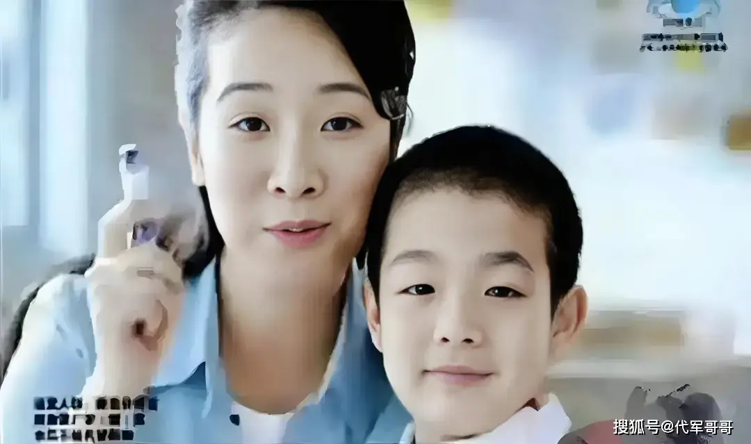演母子又演夫妻__戏母子认儿子演员外出视频播放
