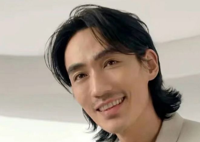 长得帅的人面相__很帅却不自知是啥意思