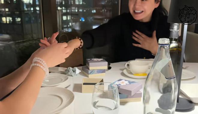 送女朋友生日手链_送女友手链说啥情话好_