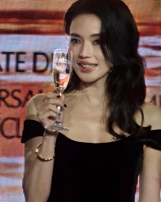 李沁个人资料图片李沁男友是谁__明白学堂李沁谣
