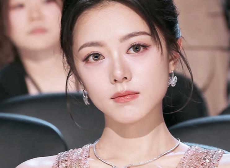 _明白学堂李沁谣_李沁个人资料图片李沁男友是谁