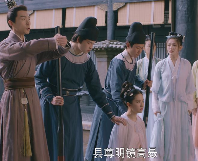 忍无可忍弃剧了，《国色芳华》越看越离谱，编剧可以下岗了__忍无可忍弃剧了，《国色芳华》越看越离谱，编剧可以下岗了