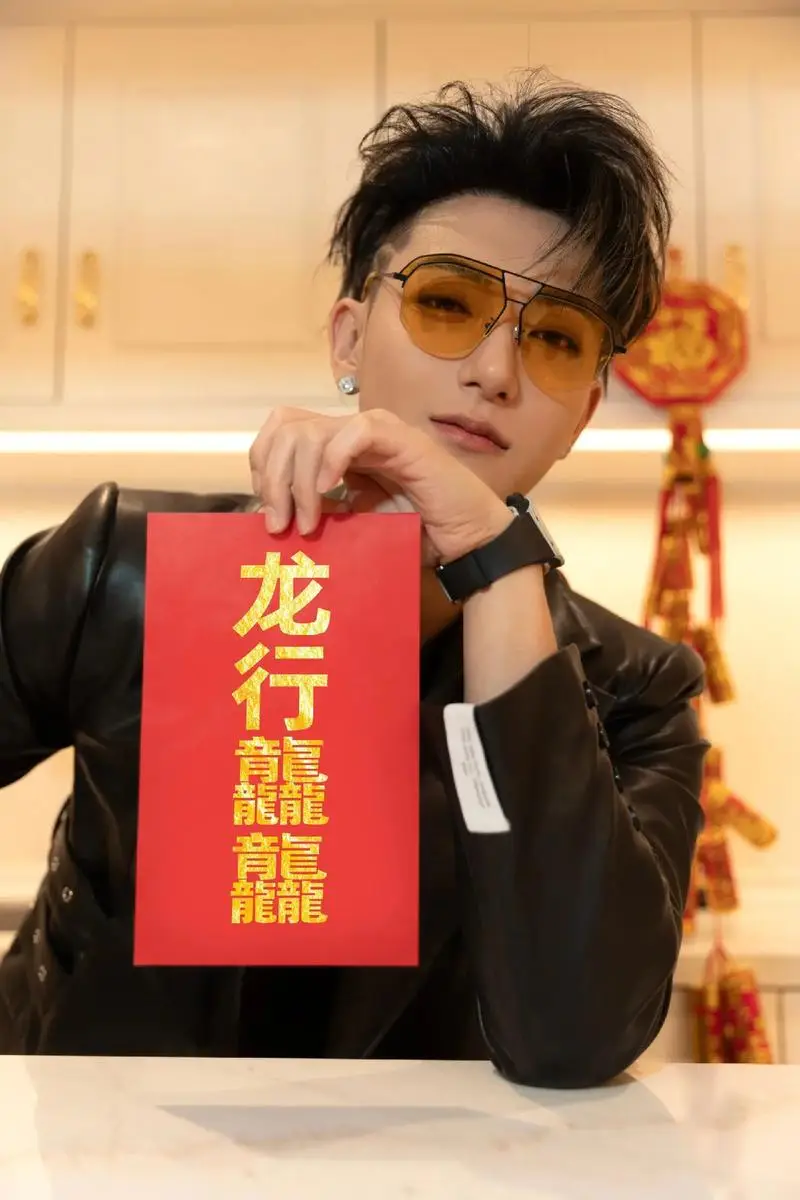 黄子韬直播送车后掉粉超300万？没抽中就取关很伤人，你咋看？_黄子韬直播送车后掉粉超300万？没抽中就取关很伤人，你咋看？_