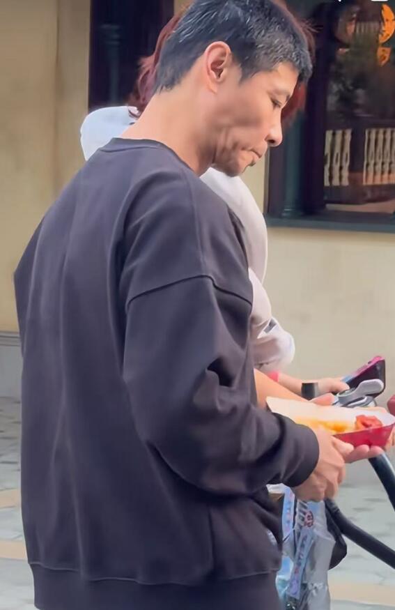 迪士尼白发公主是谁_迪士尼公主白头发的是谁_