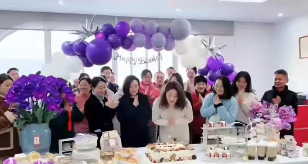 年会红包环节主持词_年会红包墙设置_