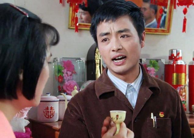 _他曾是上影厂门面，中年妻离子散身背巨债！移居美国后胖到认不出_他曾是上影厂门面，中年妻离子散身背巨债！移居美国后胖到认不出