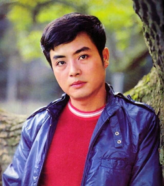 他曾是上影厂门面，中年妻离子散身背巨债！移居美国后胖到认不出__他曾是上影厂门面，中年妻离子散身背巨债！移居美国后胖到认不出