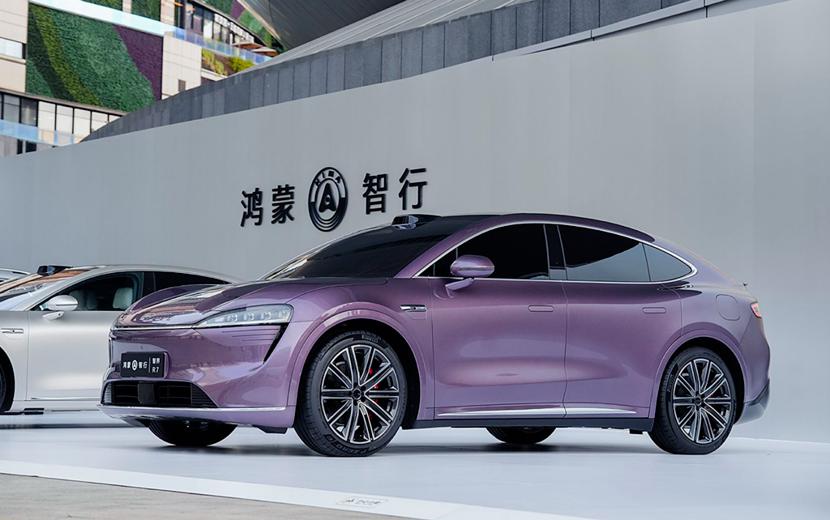 2025年车市三大猜想 智驾大普及？价格战还将继续？__2025年车市三大猜想 智驾大普及？价格战还将继续？