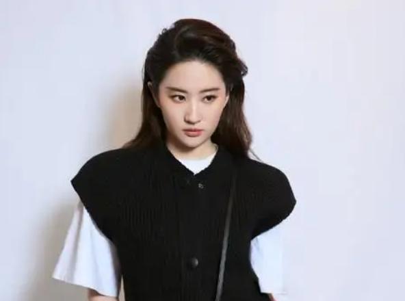 _刘亦菲男_男生刘亦菲