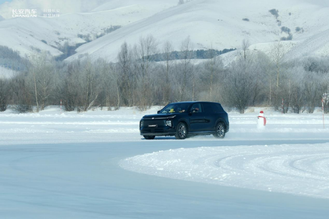 全系品牌齐上阵，长安数智新汽车迎战冰雪挑战