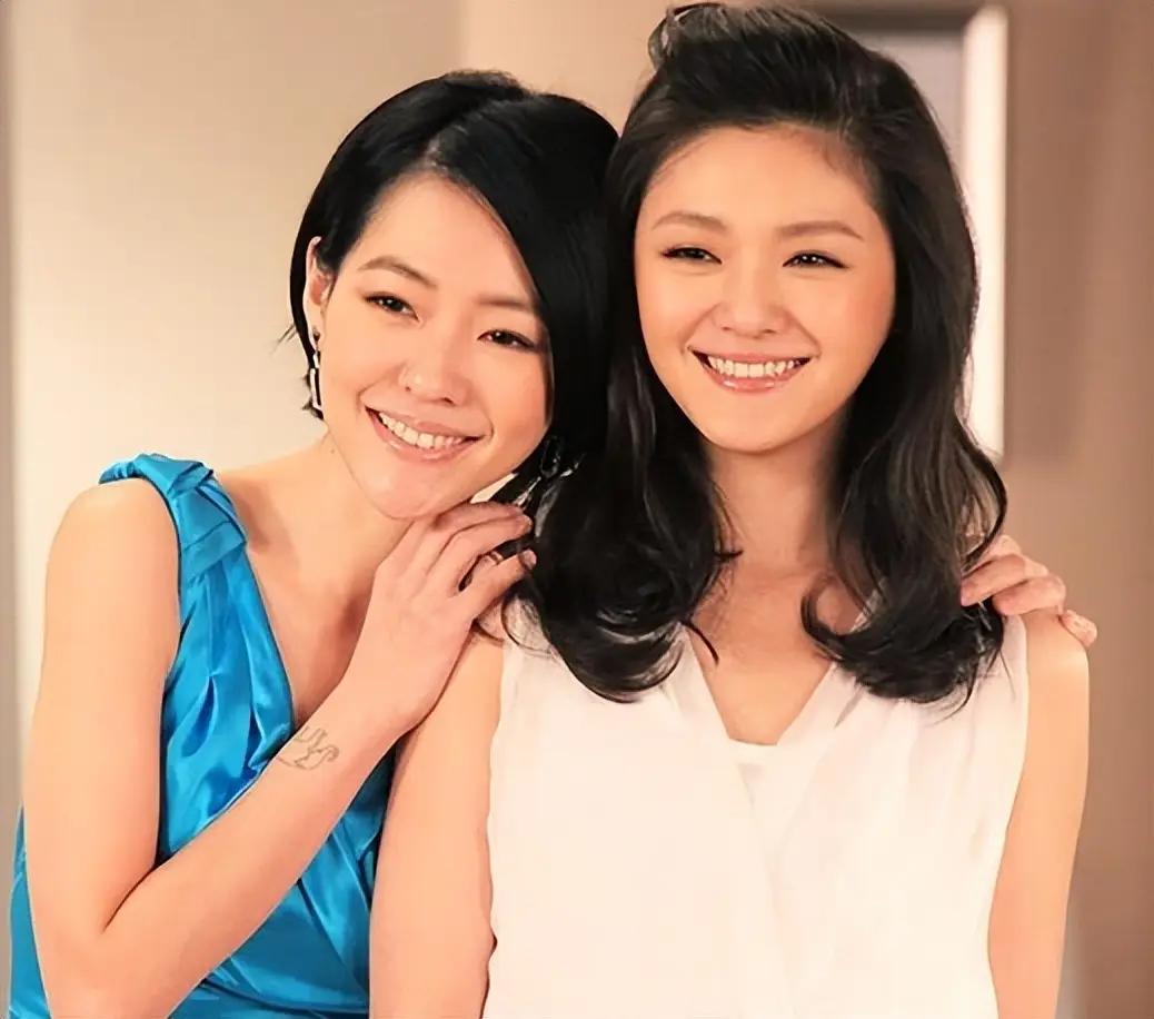 _多名律师曝汪小菲出钱包机接回前妻骨灰，台媒辟谣是S家亲友团_多名律师曝汪小菲出钱包机接回前妻骨灰，台媒辟谣是S家亲友团
