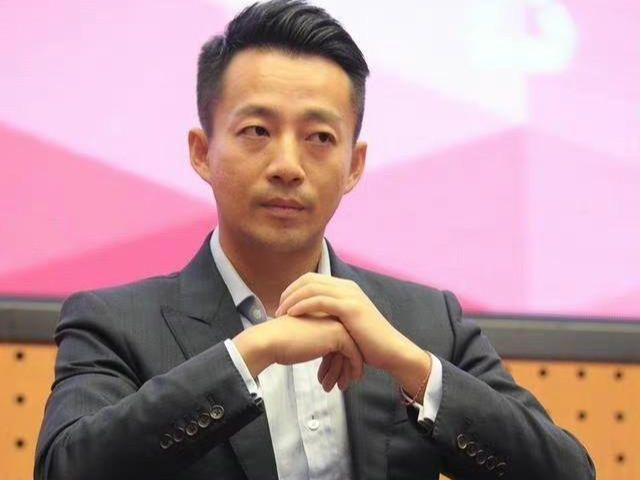 S妈或许慌了，汪小菲取关她以及律师团已开工，大事不妙了！_S妈或许慌了，汪小菲取关她以及律师团已开工，大事不妙了！_
