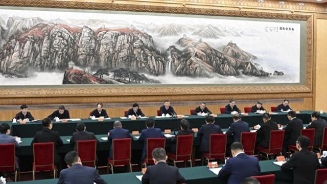 2月17日，中共中央总书记、国家主席、中央军委主席习近平在京出席民营企业座谈会并发表重要讲话。新华社 图