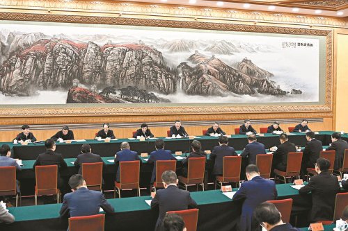 　　　2月17日，中共中央总书记、国家主席、中央军委主席习近平在京出席民营企业座谈会并发表重要讲话。　新华社记者谢环驰摄