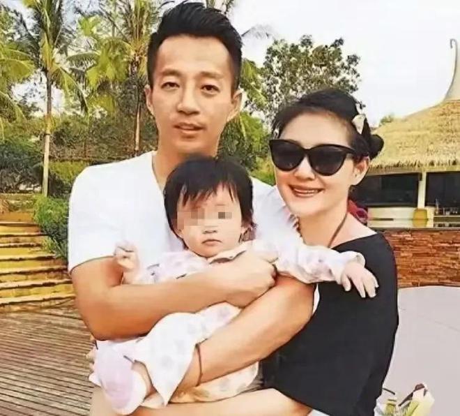 张兰在日本触景生情，含泪唱《不如见一面》，与S家争斗扳回一局_张兰在日本触景生情，含泪唱《不如见一面》，与S家争斗扳回一局_