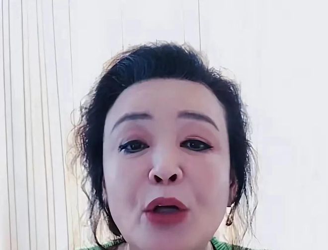 张兰在日本触景生情，含泪唱《不如见一面》，与S家争斗扳回一局__张兰在日本触景生情，含泪唱《不如见一面》，与S家争斗扳回一局
