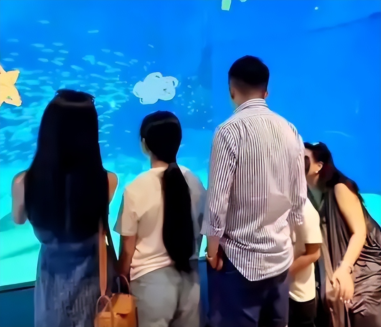 又要谈判？汪小菲带娇妻重返台湾，大S下葬时间被具俊晔再推后__又要谈判？汪小菲带娇妻重返台湾，大S下葬时间被具俊晔再推后