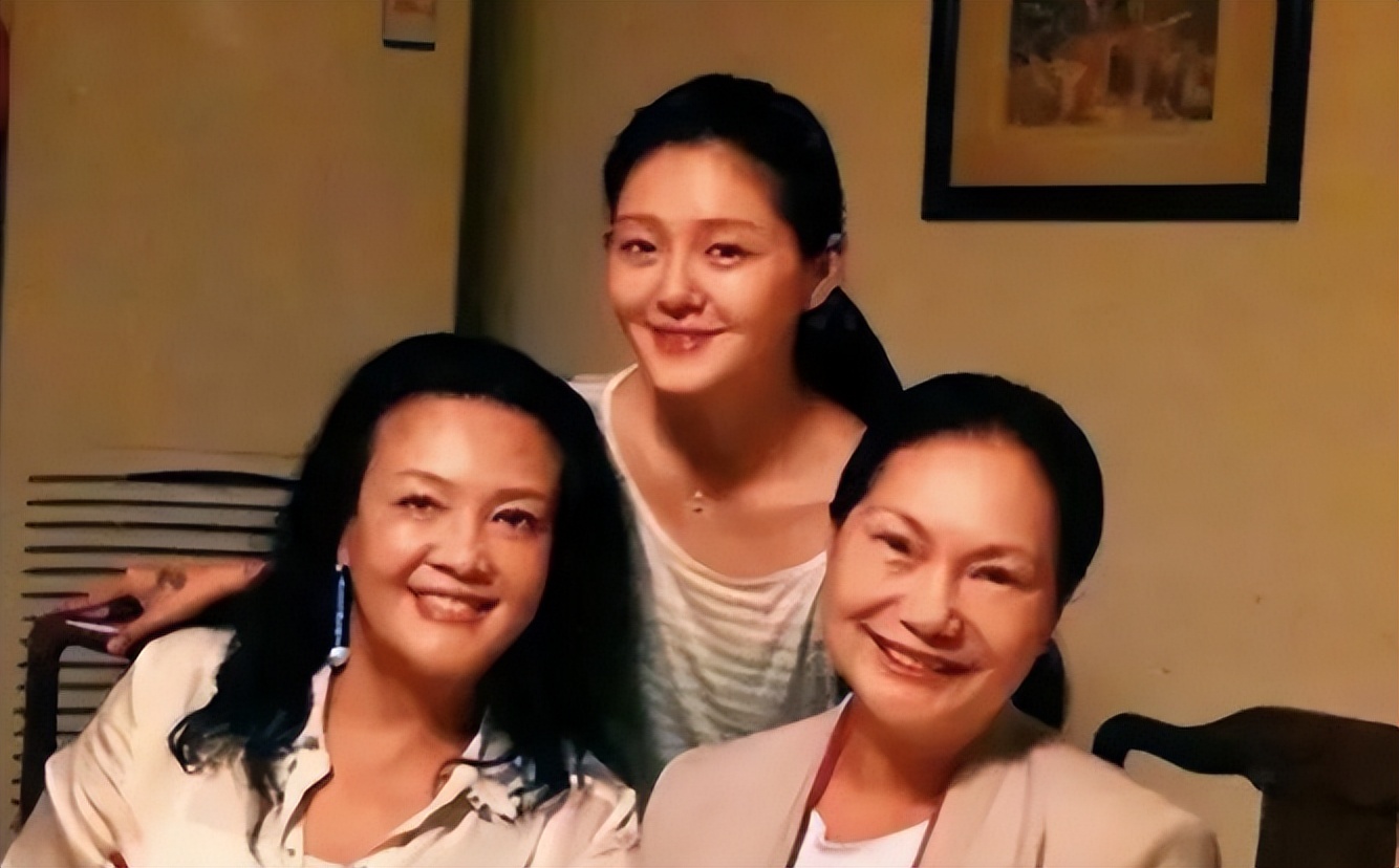 又要谈判？汪小菲带娇妻重返台湾，大S下葬时间被具俊晔再推后_又要谈判？汪小菲带娇妻重返台湾，大S下葬时间被具俊晔再推后_
