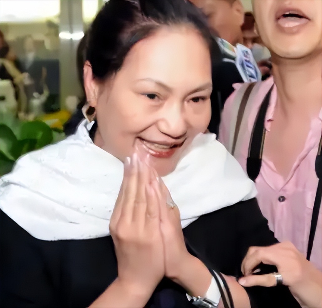 _又要谈判？汪小菲带娇妻重返台湾，大S下葬时间被具俊晔再推后_又要谈判？汪小菲带娇妻重返台湾，大S下葬时间被具俊晔再推后