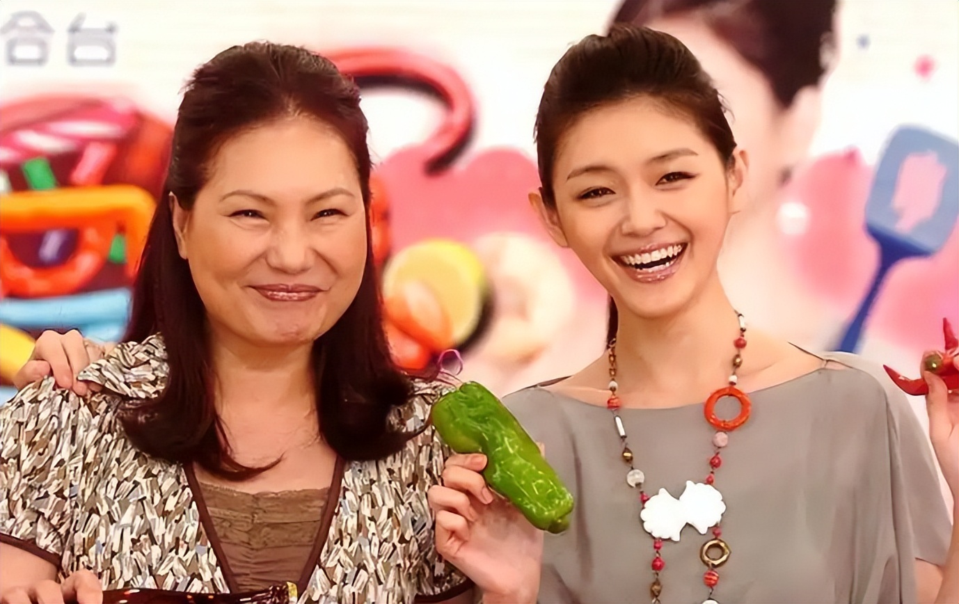 又要谈判？汪小菲带娇妻重返台湾，大S下葬时间被具俊晔再推后__又要谈判？汪小菲带娇妻重返台湾，大S下葬时间被具俊晔再推后