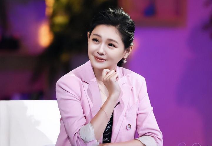_又要谈判？汪小菲带娇妻重返台湾，大S下葬时间被具俊晔再推后_又要谈判？汪小菲带娇妻重返台湾，大S下葬时间被具俊晔再推后