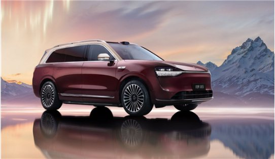 余承东正式官宣 2025款问界M9、问界新M5Ultra、 问界M8__余承东正式官宣 2025款问界M9、问界新M5Ultra、 问界M8