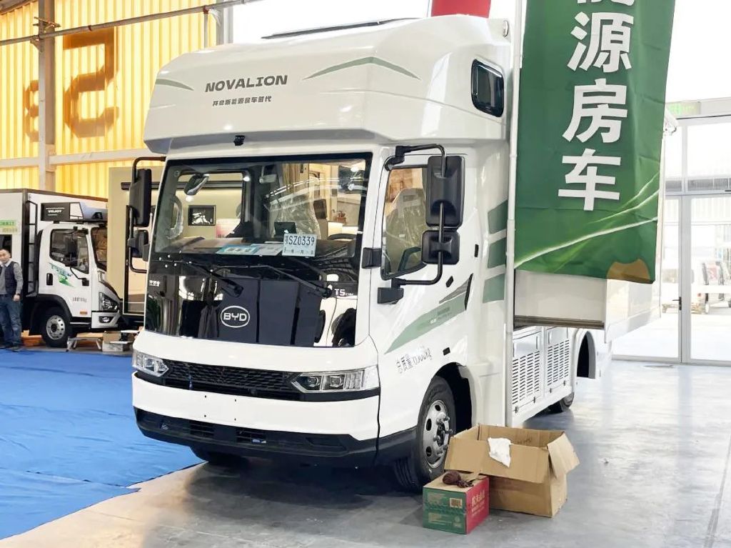 房车市电__比亚迪电动房车