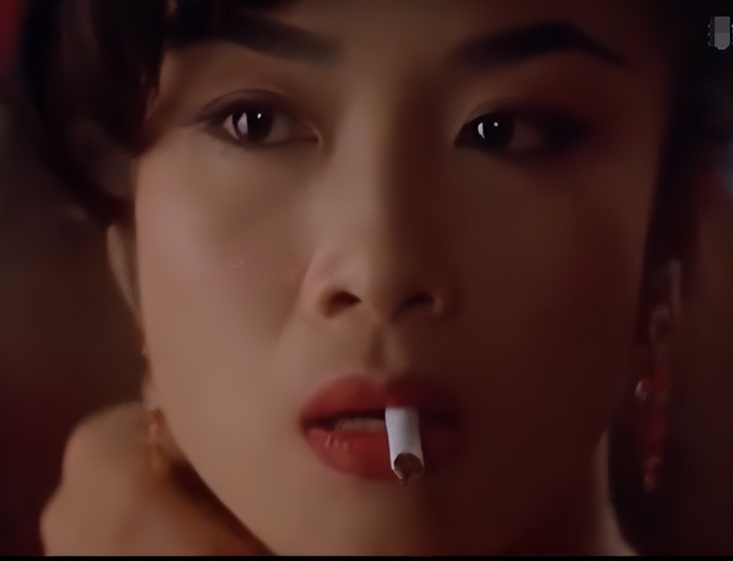将大佬吻到流血，性感猛女的瓜！__将大佬吻到流血，性感猛女的瓜！