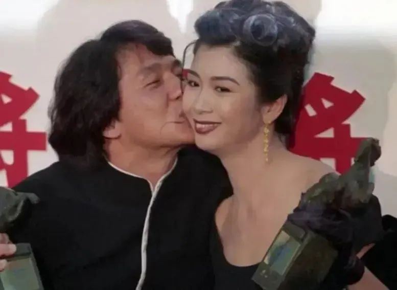 _将大佬吻到流血，性感猛女的瓜！_将大佬吻到流血，性感猛女的瓜！