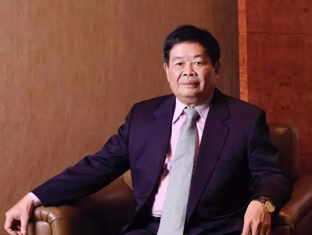 _玻璃大王曹德旺的父亲_曹德旺占福耀多少股份