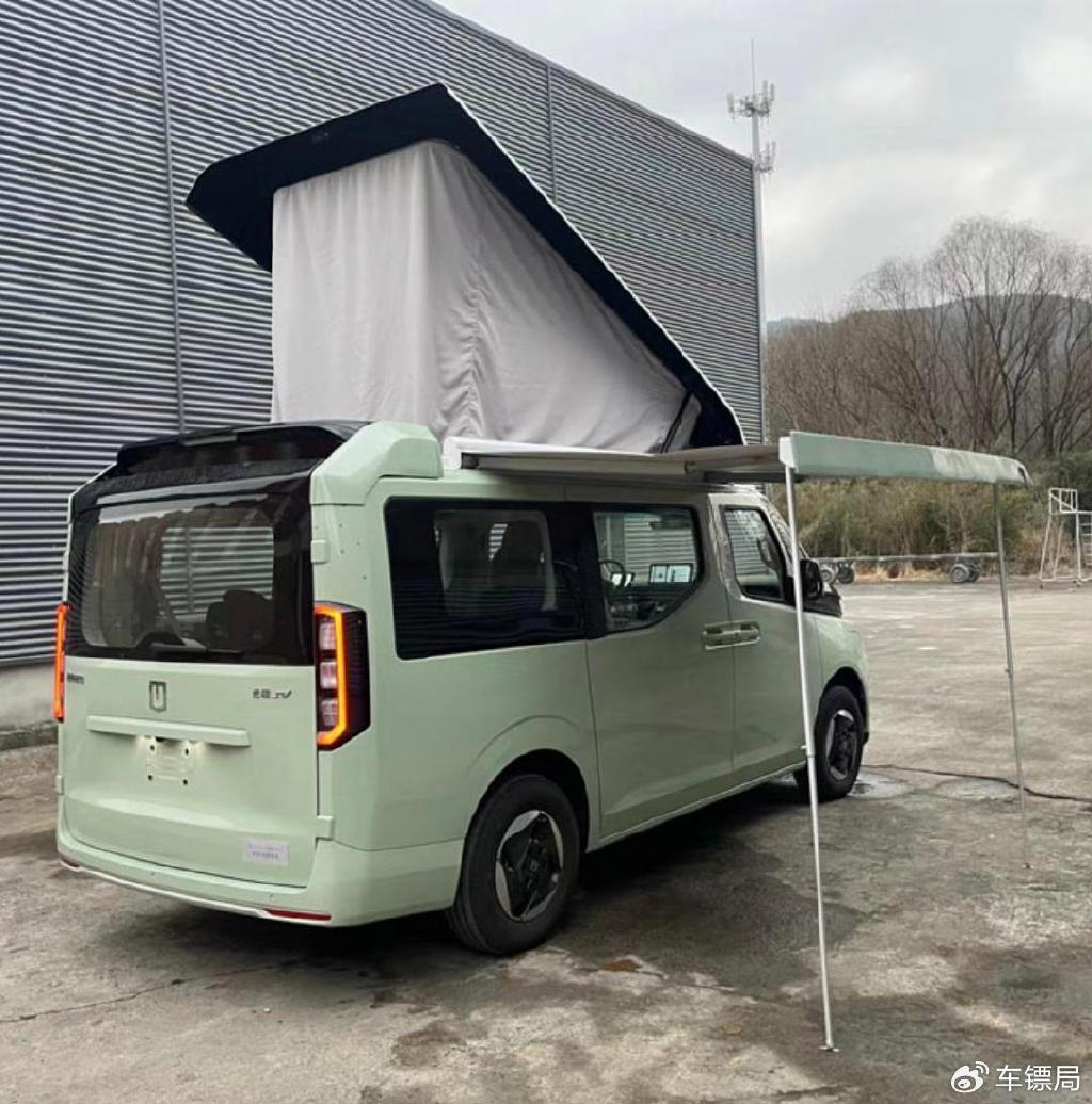 吉利电动两座__吉利智能座舱