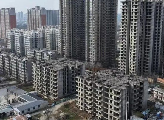 李彬团伙抢夺陕西宏润地产股权始末：项目烂尾，2042户购房百姓成受害者_房地产抢劫_