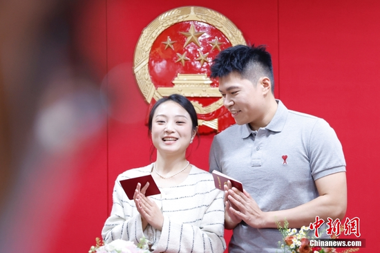 结婚登记预约__结婚登记处预约满了还能去吗