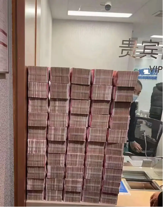 加入银行的原因__银行人员加客户微信是否合规