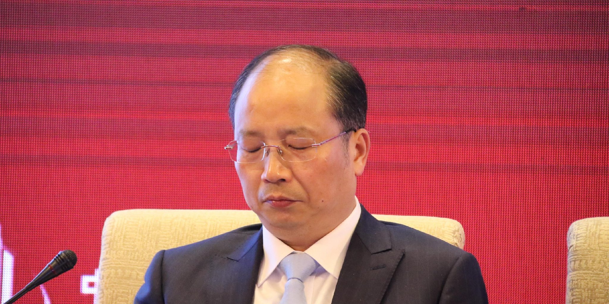 中国证监会原主席易会满被查 其银行学校多名同学先期落马_中国证监会原主席易会满被查 其银行学校多名同学先期落马_