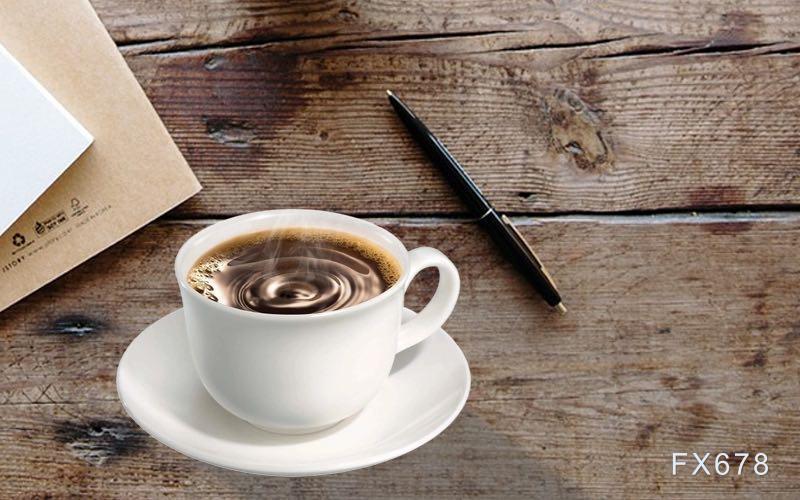 _10月17日财经早餐:金价多头加速逼近4400,信贷市场风险担忧加剧,美俄通话拖累油价下挫超3%_10月17日财经早餐:金价多头加速逼近4400,信贷市场风险担忧加剧,美俄通话拖累油价下挫超3%