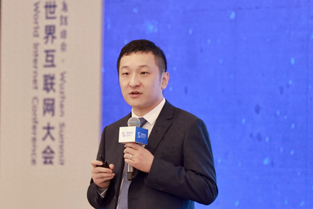 蚂蚁集团平台技术事业群总裁骆骥作主旨演讲