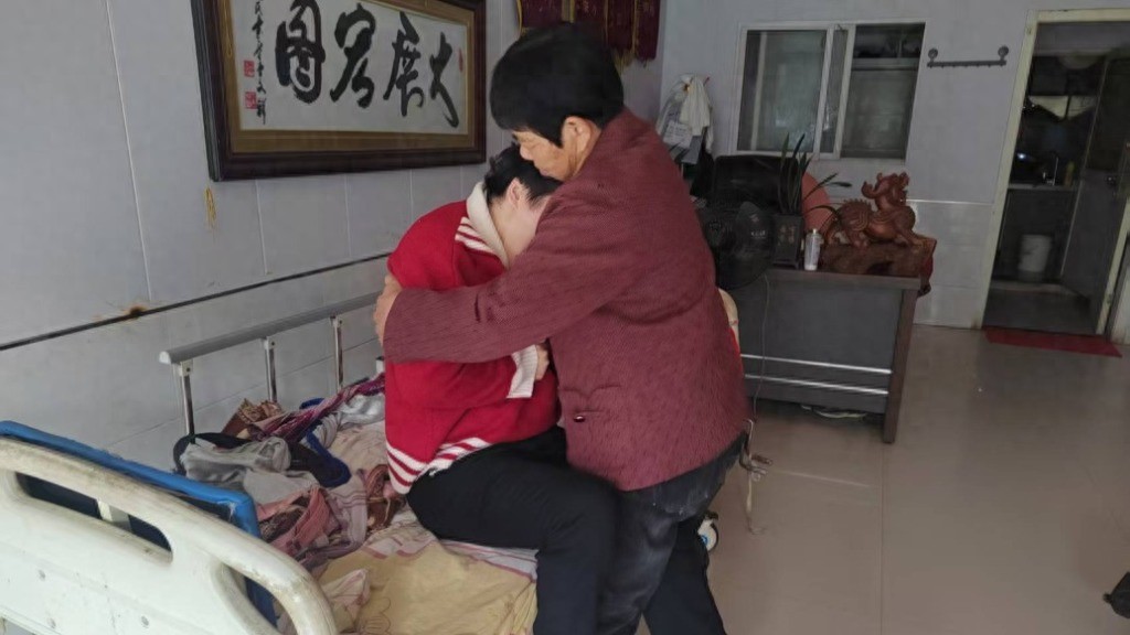 _好人陈跃兰的33年：对失明丈夫不离不弃，让植物人儿媳重获新生_好人陈跃兰的33年：对失明丈夫不离不弃，让植物人儿媳重获新生