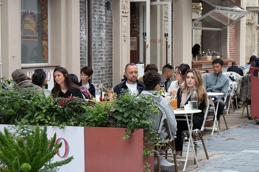 _上海会议讲话_上海举行会议