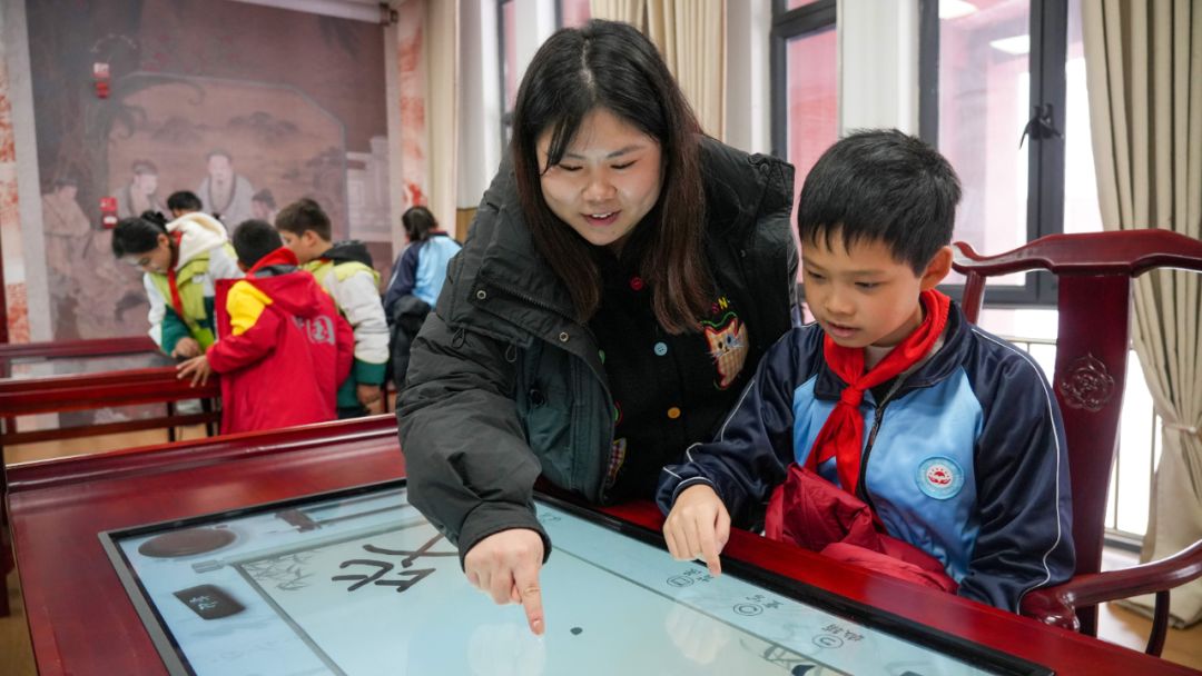 喀什理工职业技术学院同心馆开馆：行走的思政课让文化润疆浸润心田_喀什理工职业技术学院同心馆开馆：行走的思政课让文化润疆浸润心田_