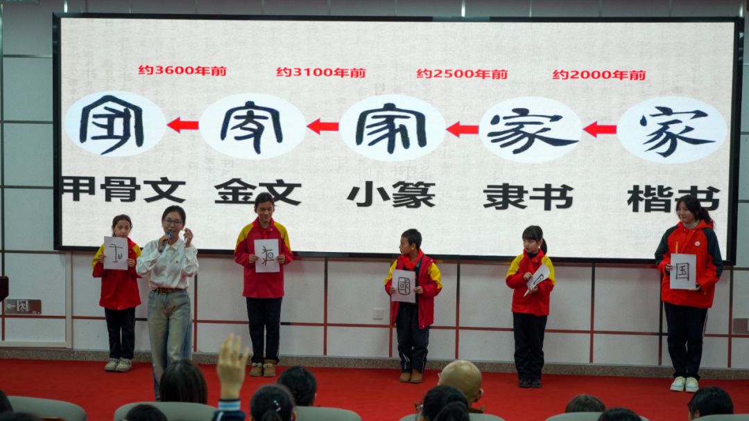 喀什理工职业技术学院同心馆开馆：行走的思政课让文化润疆浸润心田__喀什理工职业技术学院同心馆开馆：行走的思政课让文化润疆浸润心田