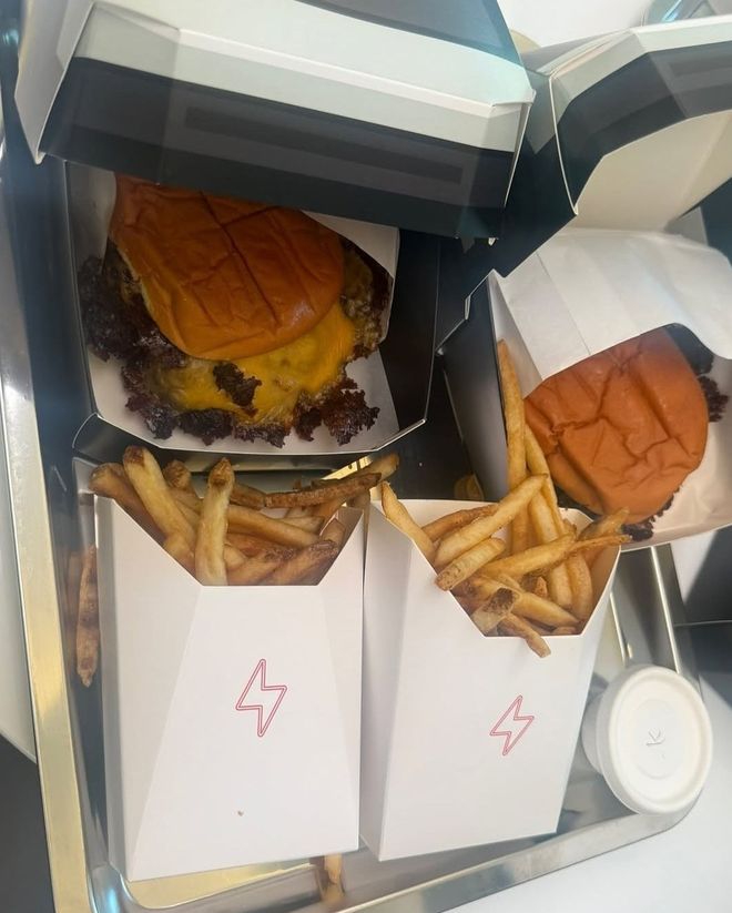 _特斯拉进军餐饮业_特斯拉餐饮设备有限公司